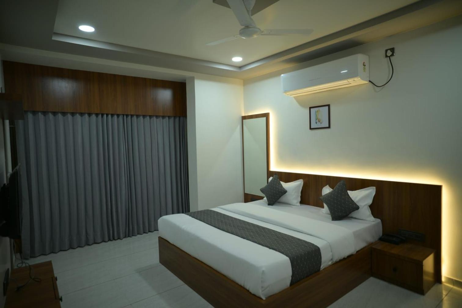 Hotel Aagman Palanpur Ngoại thất bức ảnh
